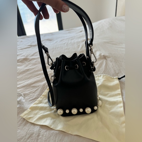 Fendi Mini Mon Tresor Pearl black bucket bag - Picture 7 of 15